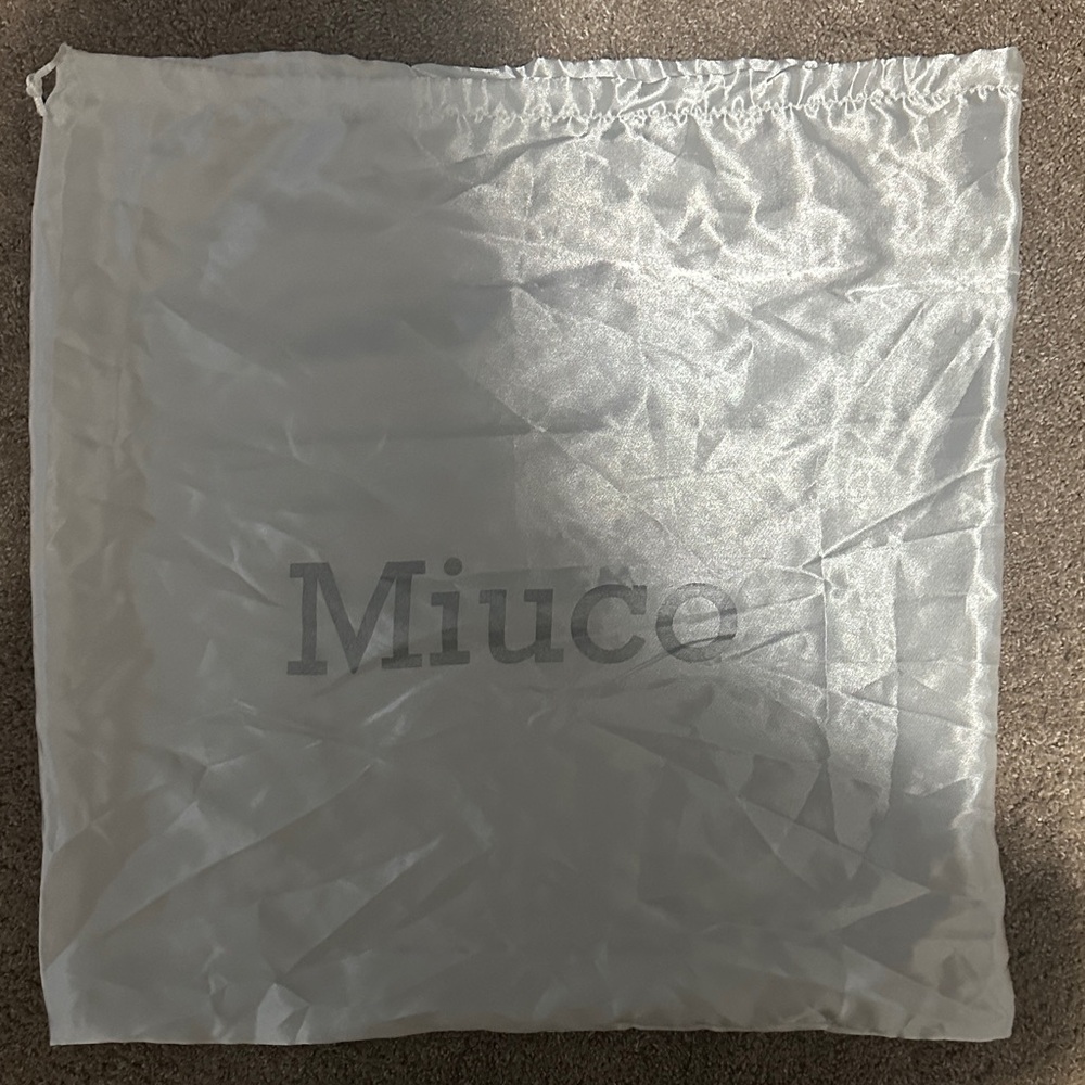 Miuco White Dust Bag